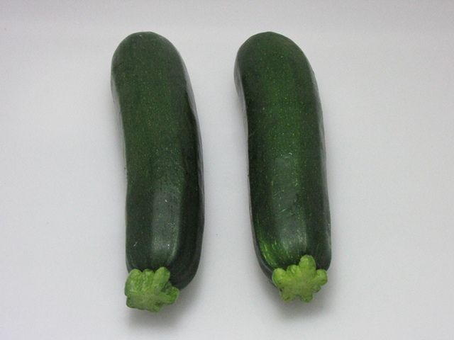 dark green zucchini 90_061 p2
